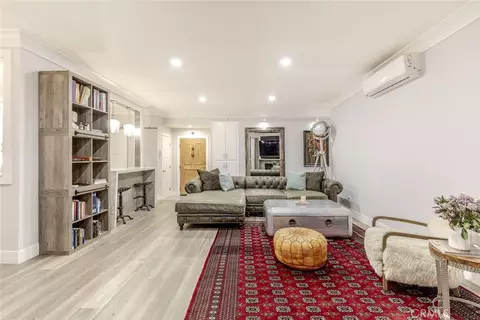 3284 Barham #103, Los Angeles, CA 90068