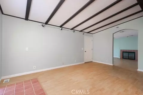Living - 22128 Barbacoa, Saugus, CA 91350 photo 6 of 6