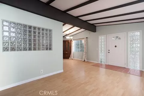 Living - 22128 Barbacoa, Saugus, CA 91350 photo 4 of 6