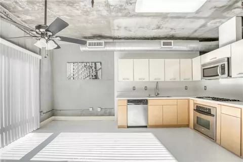 645 W 9th #601, Los Angeles, CA 90015