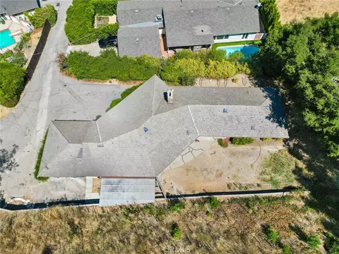 4067 Hayvenhurst Dr, Encino, CA 91436