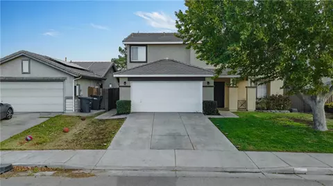 2136 Westpark Dr, Rosamond, CA 93560