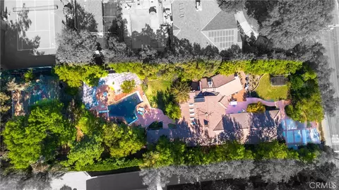 5433 Shirley Ave, Tarzana, CA 91356