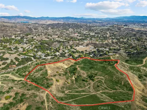 2 Burlwood, Castaic, CA 91384