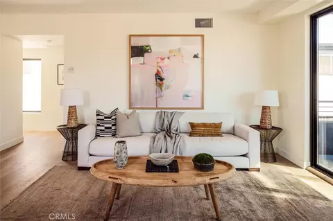 5441 Blackwelder, Los Angeles, CA 90016