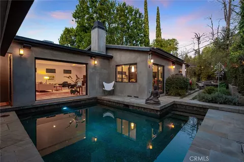 4642 Santa Lucia Dr, Woodland Hills, CA 91364