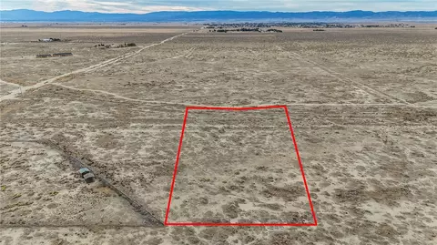 33 Antelope Hwy A8, Lancaster, CA 93536