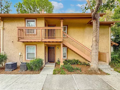 7050 Shoup #163, Canoga Park, CA 91303