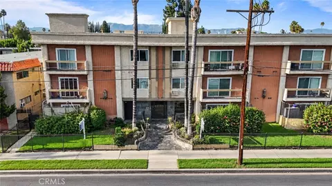 20327 Saticoy St #102, Winnetka, CA 91306