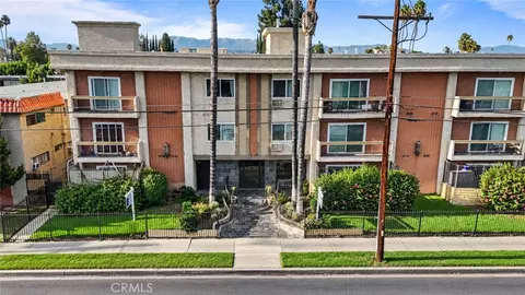 20327 Saticoy St #102, Winnetka, CA 91306