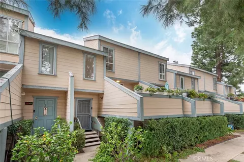 9901 Independence Ave #D, Chatsworth, CA 91311