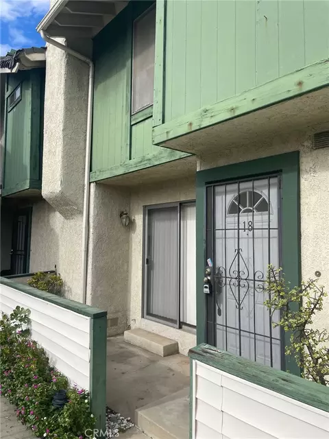 9740 Sepulveda Blvd #18, North Hills, CA 91343