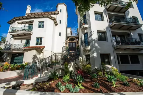 558 Hillgreen Dr #207, Beverly Hills, CA 90212