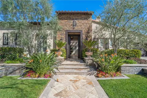 26524 Valley Oak Ln, Valencia, CA 91381