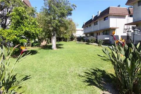 18425 Saticoy St #4, Reseda, CA 91335