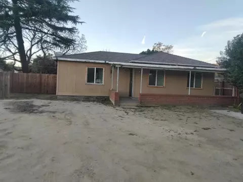 15561 El Cajon St, Sylmar, CA 91342