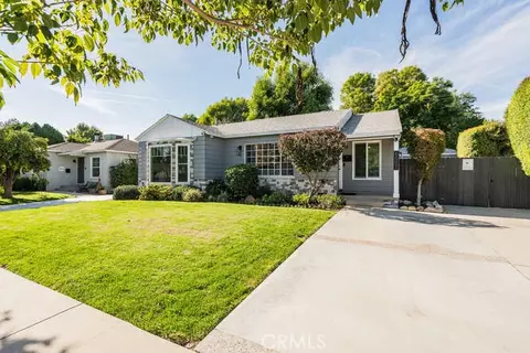 6551 De Celis, Lake Balboa, CA 91406
