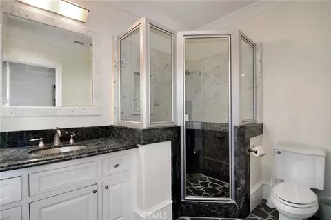 18933 La Montana Pl, Tarzana, CA 91356