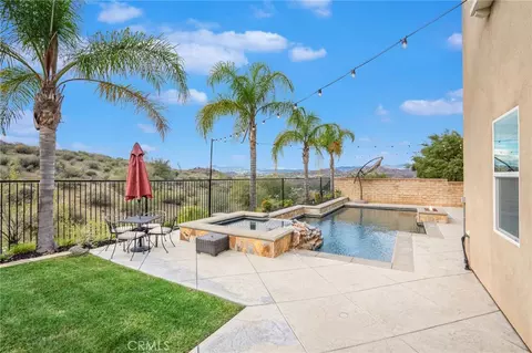 20530 Cheryl Ln, Saugus, CA 91350