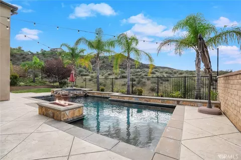 20530 Cheryl Ln, Saugus, CA 91350