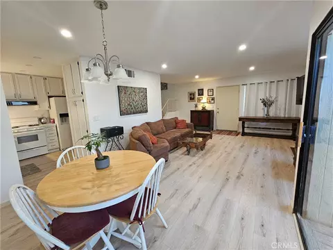 6509 Twin Cir #7, Simi Valley, CA 93063