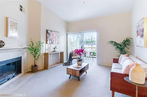 5805 Oak Bnd #302, Oak Park, CA 91377