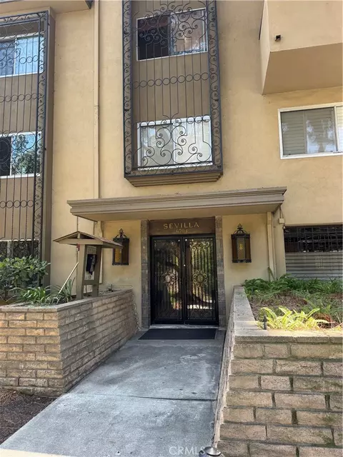6702 Hillpark Dr #308, Los Angeles, CA 90068