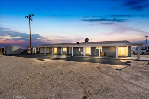 49225 W 45th St W, Lancaster, CA 93536