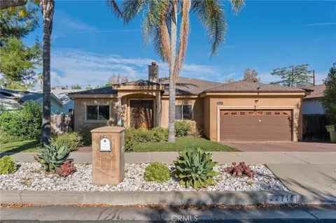 22711 Collins St, Woodland Hills, CA 91367