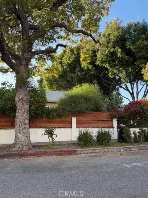 1537 N Serrano Ave N, Los Angeles, CA 90027
