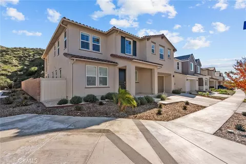 28332 Clarion, Saugus, CA 91350