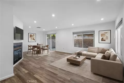 31315 The Old Rd #D, Castaic, CA 91384
