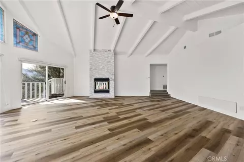 Living - 29300 Elkhorn Pl, Tehachapi, CA 93561 photo 4 of 12