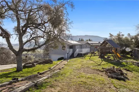 Exterior - 29300 Elkhorn Pl, Tehachapi, CA 93561 photo 3 of 12