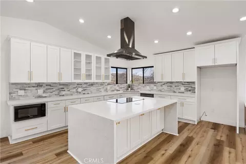 Kitchen - 29300 Elkhorn Pl, Tehachapi, CA 93561 photo 2 of 3