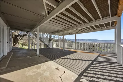 Exterior - 29300 Elkhorn Pl, Tehachapi, CA 93561 photo 9 of 12