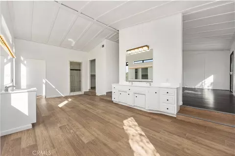 Living - 29300 Elkhorn Pl, Tehachapi, CA 93561 photo 9 of 12