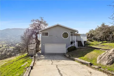 Exterior - 29300 Elkhorn Pl, Tehachapi, CA 93561 photo 2 of 12