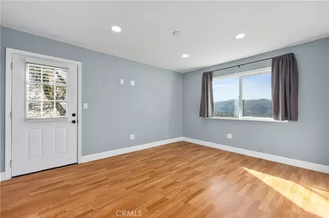 Living - 29300 Elkhorn Pl, Tehachapi, CA 93561 photo 12 of 12