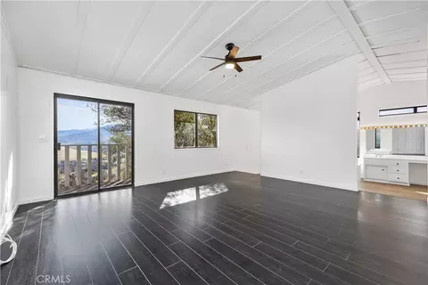 Living - 29300 Elkhorn Pl, Tehachapi, CA 93561 photo 6 of 12