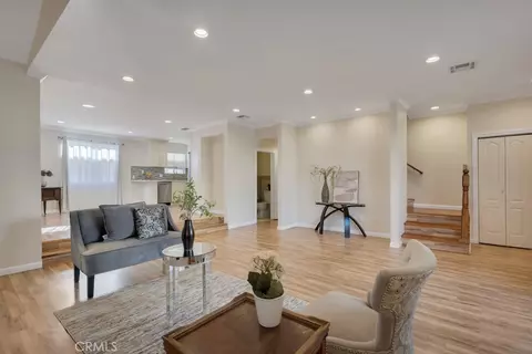 8958 Burnet Ave #E6, North Hills, CA 91343