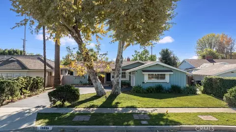 15930 Tuba St, North Hills, CA 91343