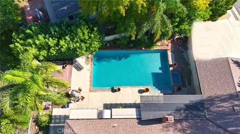 23421 Aetna St, Woodland Hills, CA 91367