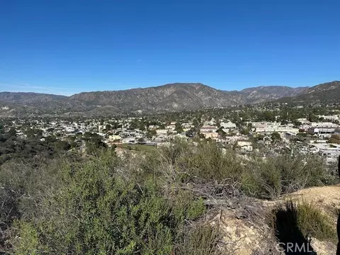 9842 High Top Dr, Tujunga, CA 91042 photo 4
