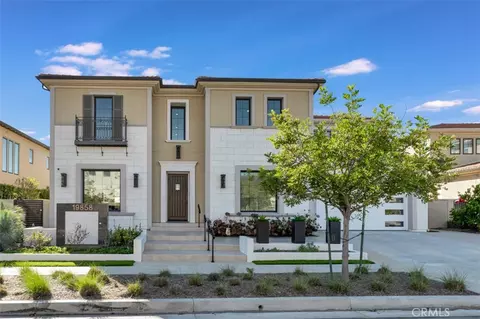 19858 Longhorn Dr, Chatsworth, CA 91311