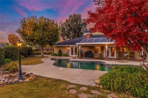 6001 Meadow Gln, Bakersfield, CA 93306