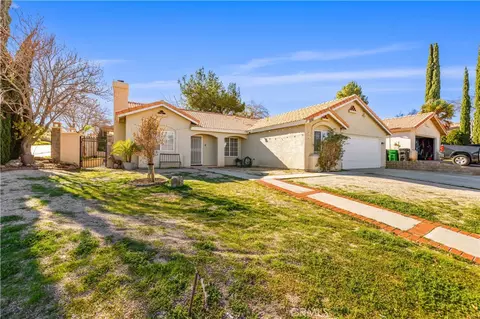 3256 Shale Rd, Palmdale, CA 93550