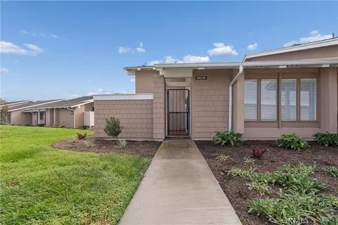 8855 Sutter Cir #C-520, Huntington Beach, CA 92646