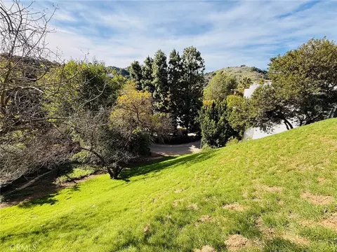 3911 N Alta Mesa Dr, Studio City, CA 91604