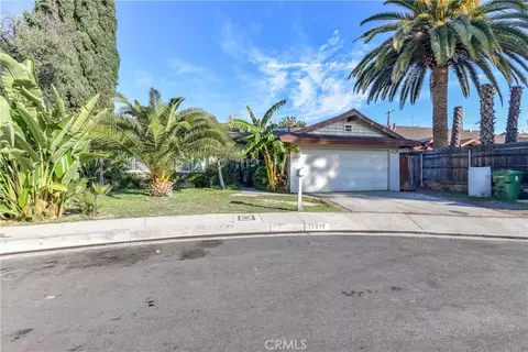 18915 Cantara St, Reseda, CA 91335